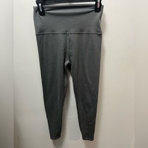 Beyond Yoga Grey Ribbed Capri High Waisted Leggings Size M